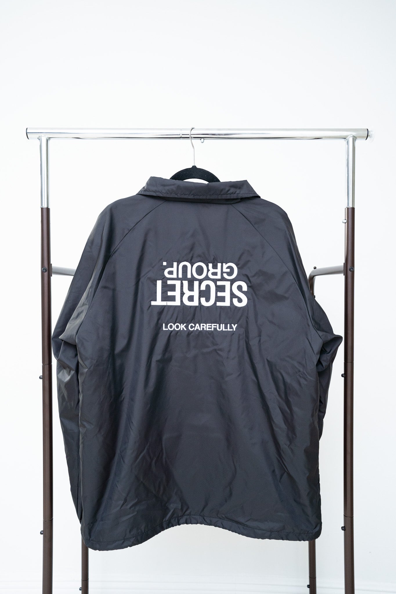 SG Embroidered Wind Breaker - black