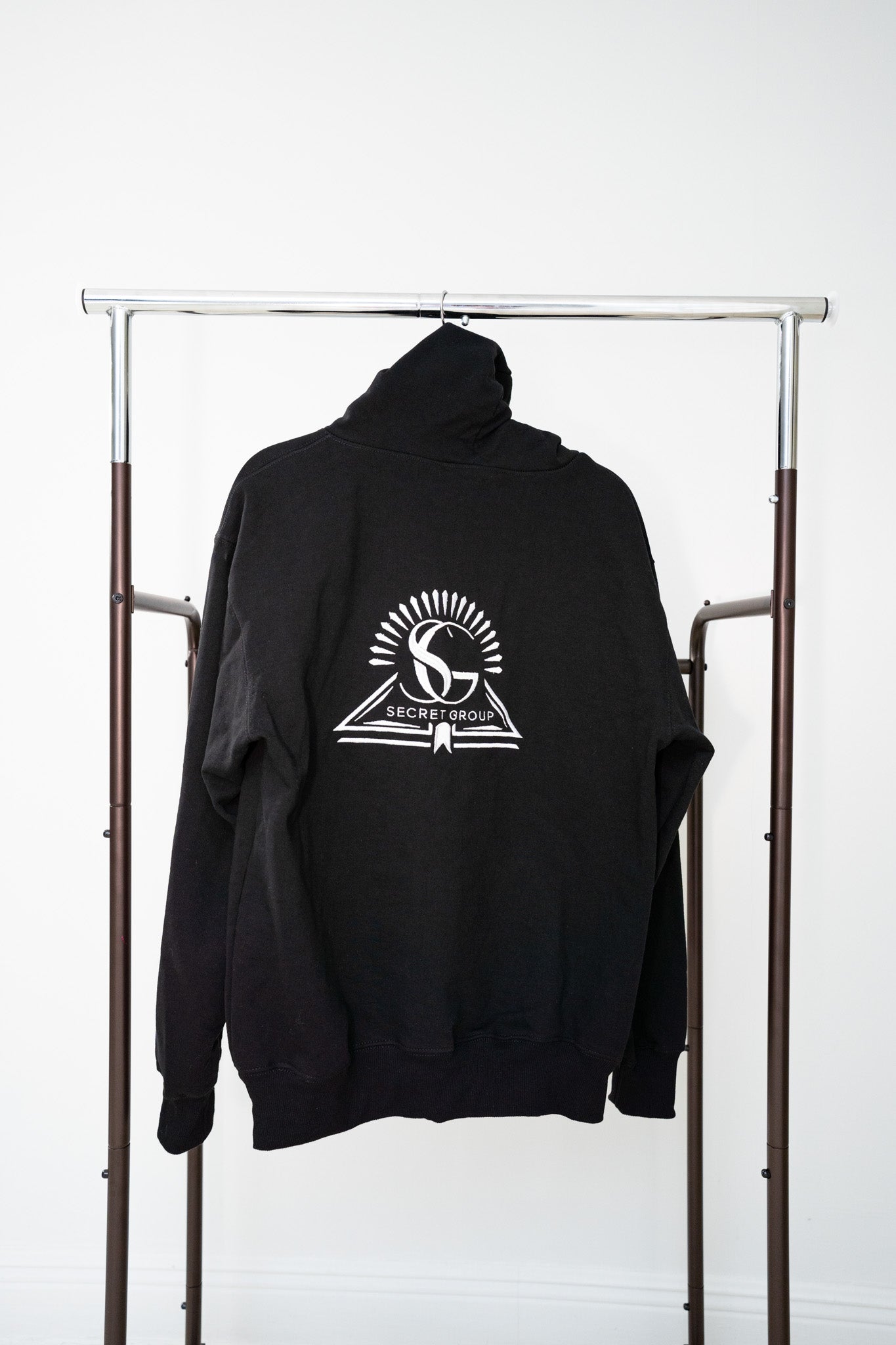 SG Embroidered Hoodie - black